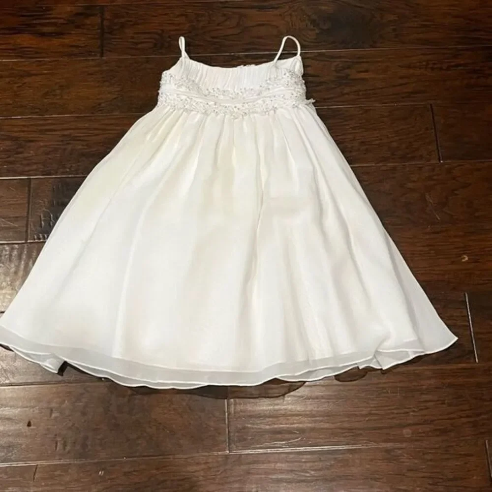 Elegant White Kids Dress size 3